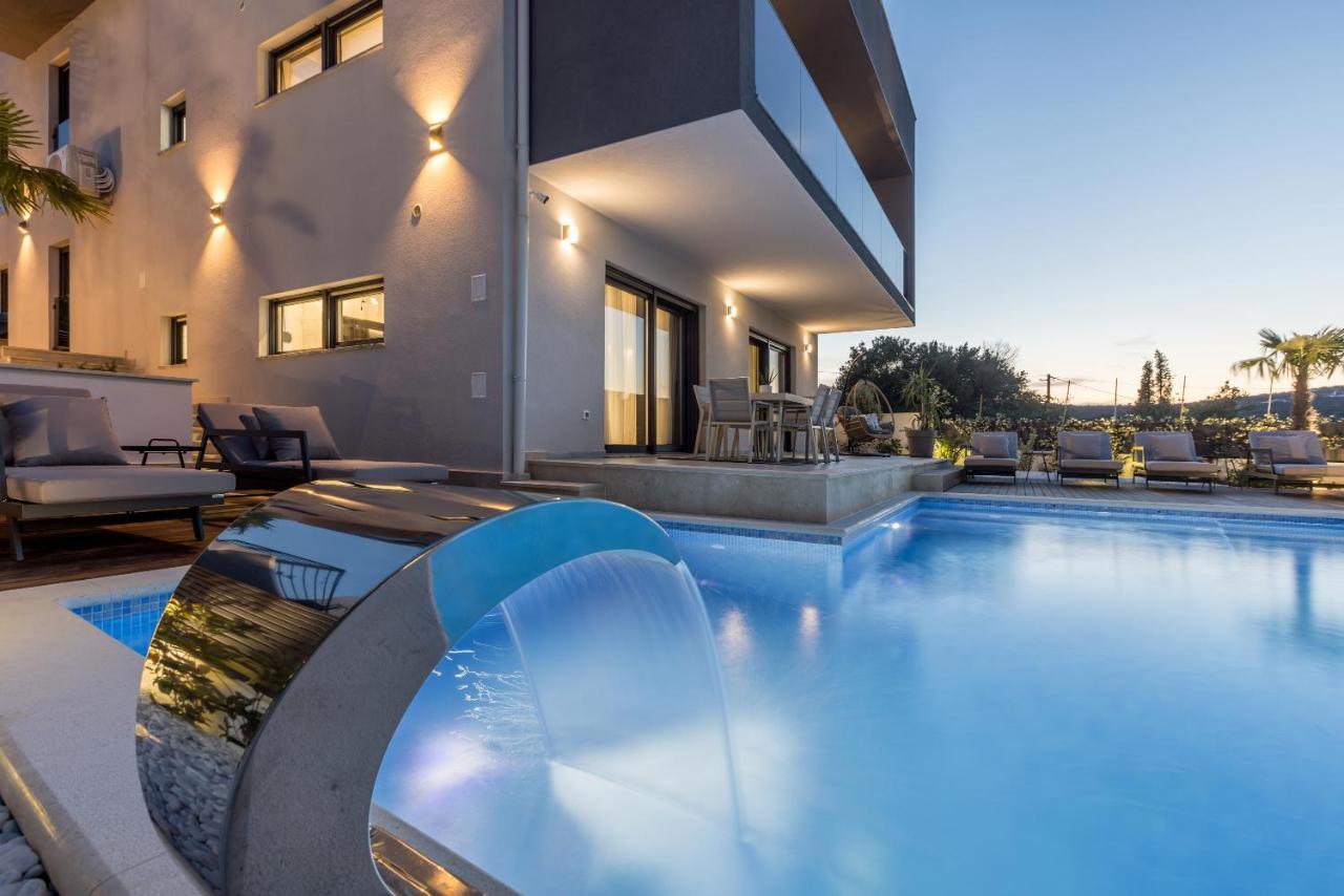 Todo With Heated Pool And Jacuzzi Villa Vinišće