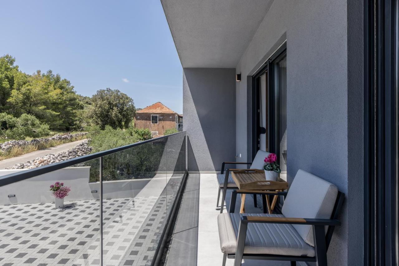 Villa Todo With Heated Pool And Jacuzzi Vinišće