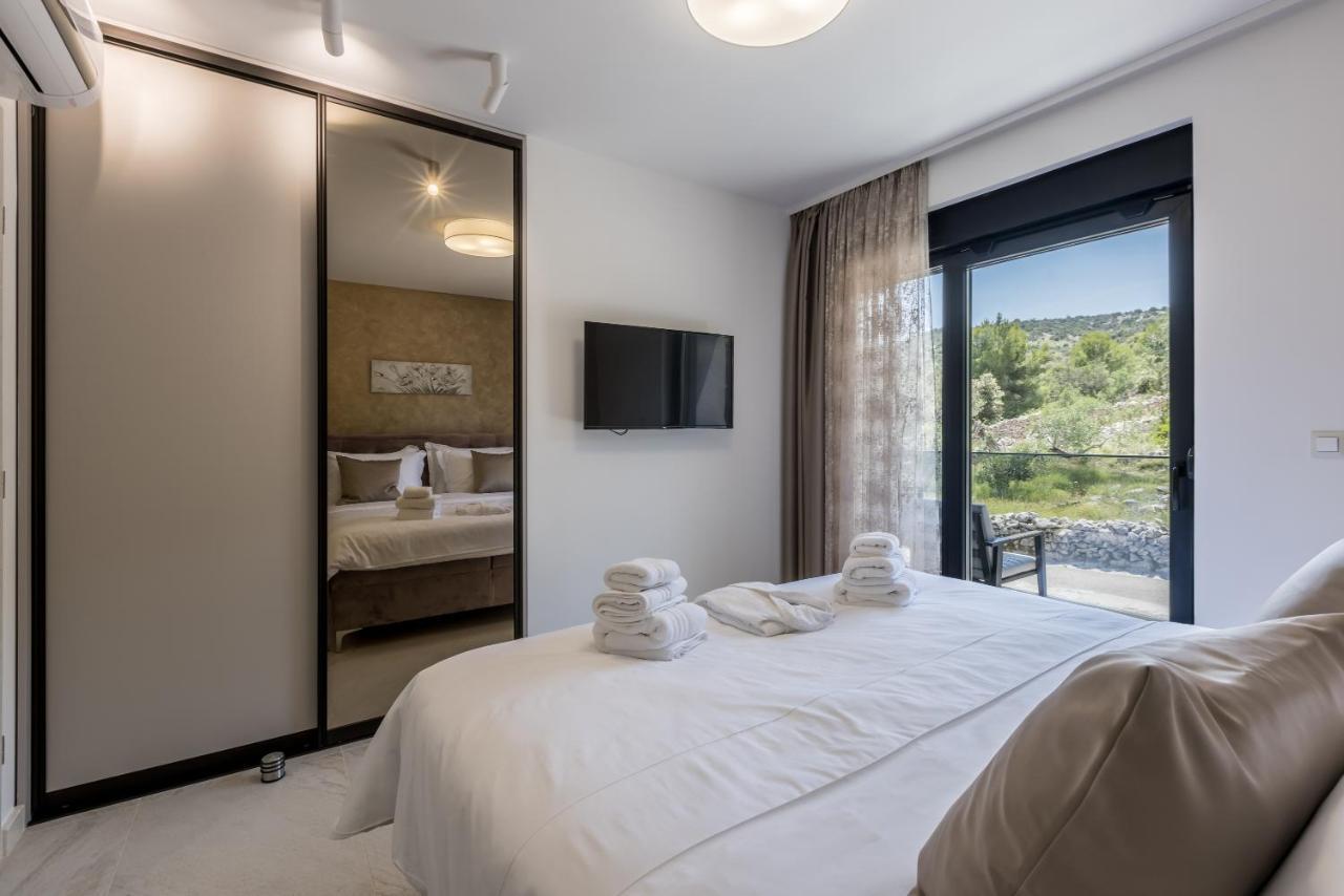 Todo With Heated Pool And Jacuzzi Vinišće