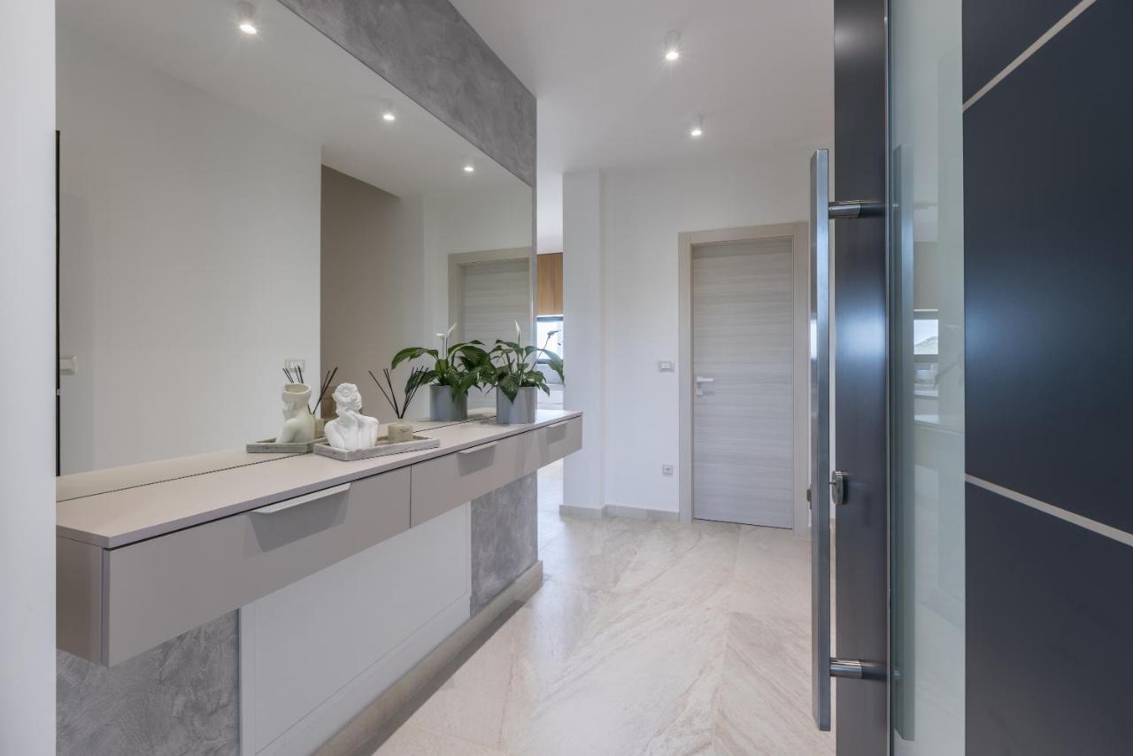 Todo With Heated Pool And Jacuzzi Villa