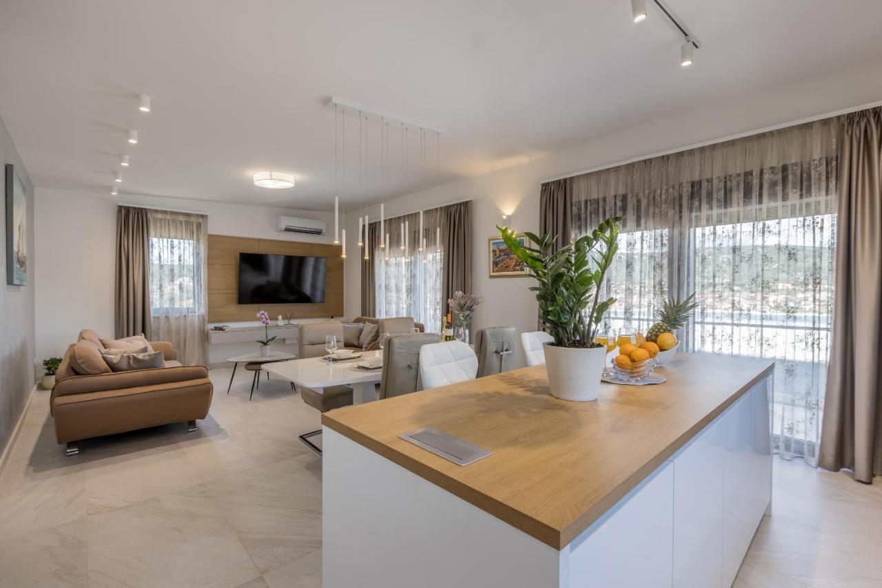 Todo With Heated Pool And Jacuzzi Villa