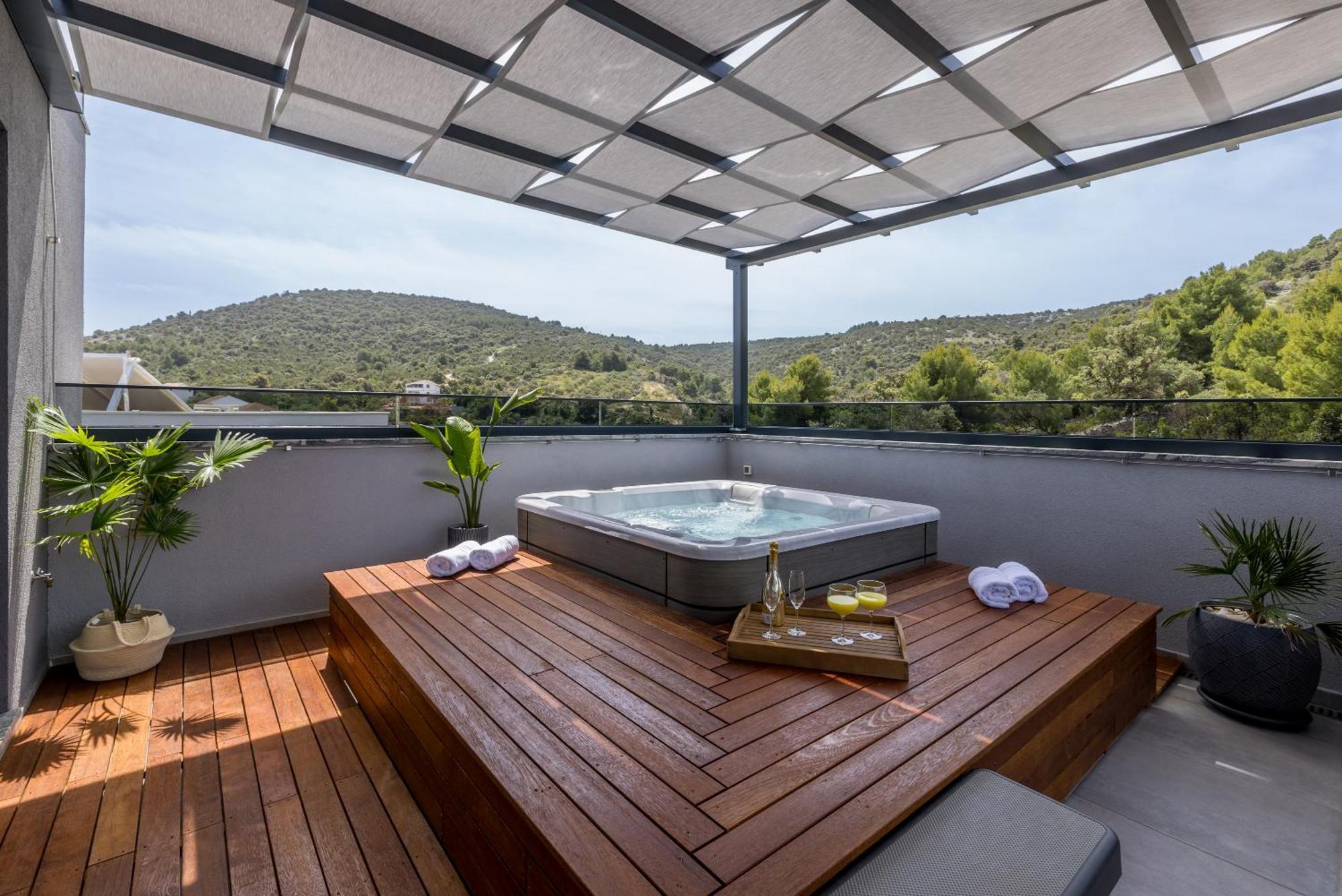 Todo With Heated Pool And Jacuzzi Vinišće