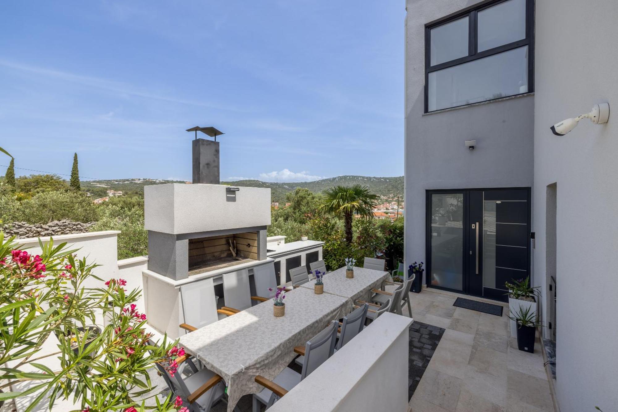 Todo With Heated Pool And Jacuzzi Vinišće